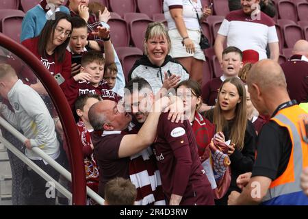 Tynecastle Park. 27. Mai 2023 Cinch-Premiership. Das Herz von Midlothian gegen Hibernian. Michael Smith verabschiedet sich nach seinem letzten Auftritt nach über 200 Spielen von den Herzen (Kredit: David Mollison/Alamy Live News) Stockfoto