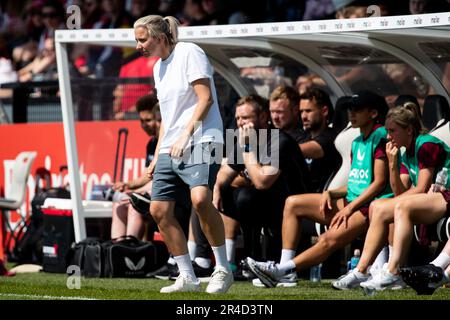 Aston Villa Managerin Carla ward während des Barclays FA Frauen Super League Spiels zwischen Arsenal und Aston Villa im Meadow Park in London, England. (Liam Asman/SPP) Kredit: SPP Sport Press Photo. Alamy Live News Stockfoto