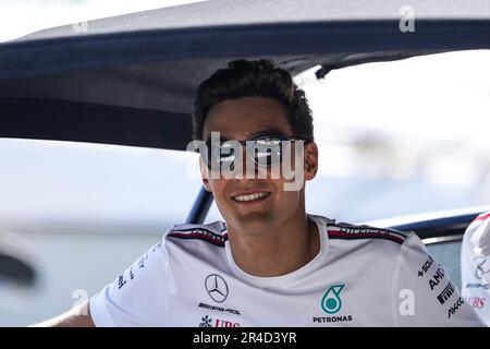 Mezzolombardo, Mezzolombardo, Italien. 27. Mai 2023. Der britische Fahrer George Russel kommt am samstag am Paddock zum FIA Formel 1 Grand Prix in Monaco auf dem Circuit de Monaco in Monaco an. (Kreditbild: © Daisy Facinelli/ZUMA Press Wire) NUR REDAKTIONELLE VERWENDUNG! Nicht für den kommerziellen GEBRAUCH! Kredit: ZUMA Press, Inc./Alamy Live News Stockfoto