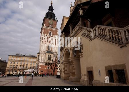 Rathausturm und alte Tuchhalle, Marktplatz, Krakauer Altstadt, Polen Stockfoto
