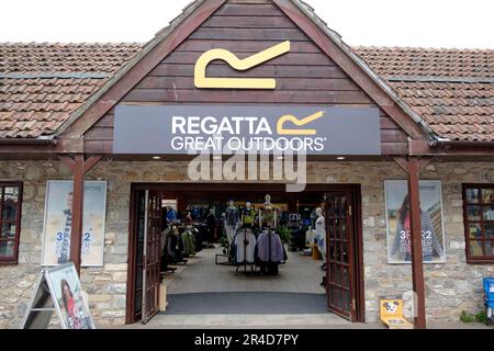 Rund um die Cheddar Gorge in somerset, Großbritannien. Regatta großartiger Outdoor-Shop Stockfoto