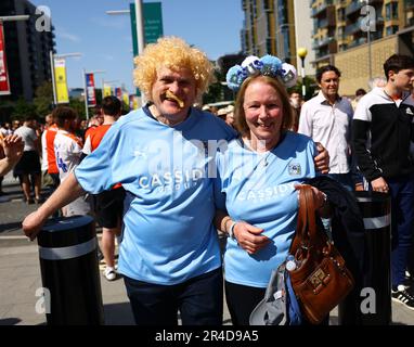 London, Großbritannien. 27. Mai 2023. Coventry City-Fans kommen vor dem Sky Bet Championship-Playoff-Finale im Wembley Stadium in London an. Das Bild sollte lauten: David Klein/Sportimage Credit: Sportimage Ltd/Alamy Live News Stockfoto