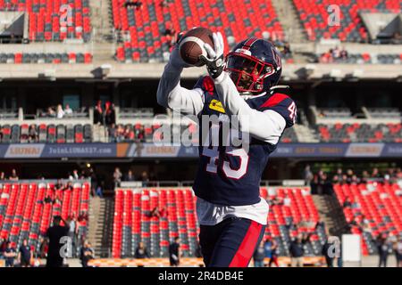 26. Mai 2023: Montreal Alouettes Defensive Back J.R. Reed (45) wärmt sich vor dem CFL-Vorsaison-Spiel zwischen Montreal Alouettes und Ottawa Redblacks auf, das im TD Place Stadium in Ottawa, Kanada, stattfindet. Daniel Lea/CSM.(Kreditbild: © Daniel Lea/Cal Sport Media) Stockfoto