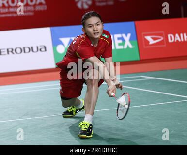 Kuala Lumpur, Malaysia. 27. Mai 2023. Chinas Han Yue tritt während des Halbfinals der Frauen gegen Japans Yamaguchi Akane auf der Malaysia Masters 2023 in Kuala Lumpur, Malaysia, am 27. Mai 2023 an. Kredit: Wong Fok Loy/Xinhua/Alamy Live News Stockfoto