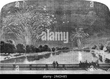 The Peace Memorial - das Feuerwerk in Hyde-Park und Green-Park, skizziert aus Kensington-Gardens, [London], 1856. Wir feiern das Ende des Krim-Krieges. [Das Display] '...comprised beinahe alles, was neu, neugierig oder wunderschön in der Pyrotechnik ist... die Sterne, Ringe und Kreuze lösten die enthusiastischsten Ausdrucksformen der Freude aus... die Raketen, die in der Luft explodierten und Ansammlungen von farbigen Sternen herauswarfen, wurden ebenfalls sehr bewundert; Während lautes Jubeln von allen Seiten aufkam, als eine Reihe von Kugeln, die zusammen ausgeworfen wurden, weit über den Köpfen der Zuschauer platzten und sich änderten Stockfoto