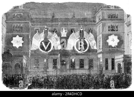 Peace Illuminations - Ordnance Office, Pall-Mall, 1856. Londoner Feierlichkeiten anlässlich des Endes des Krimkrieges. "In einem Anfall von alter, jugendlicher Aufregung... wollten die alten Herren Englands das Volk "fröhlich" machen, ihnen ein großes Spektakel geben, wie Kinder und Wilde lieben, und den Kriegsdämon in den Parks der Metropole in einem Schauer von Raketen und römischen Kerzen ausbeuten, Und inmitten eines Rauschs von Blau und purpurrot wurde flame...it beschlossen, den verdienstvollen Geburtstag der Königin und den unheilvollen Friedensvertrag am selben Abend zu feiern... zehn und wahrscheinlich Stockfoto