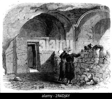 Das Innere des Klosters von St. George, Balaclava, 1856. "Diese antike Ecke der Tschersonesen wurde in letzter Zeit oft beschrieben, in Briefen vom Kriegssitz auf der Krim. Mr. Danby Seymour, in seinem zu Recht beliebten Werk, stellt das berühmte Kloster dar, das in einem Abgrund versteckt ist: "Eine Tür und eine Treppe, in den Felsen geschnitten, bilden den einzigen Eingang zu dieser großen Einsiedlung, die zweifellos von den antiken Troglodyten geschaffen wurde, Oder unterirdische Bewohner, deren Überreste so zahlreich auf der Krim sind, wie alle Felsen in der Nähe des Klosters, die aus Kreide bestehen, A Stockfoto