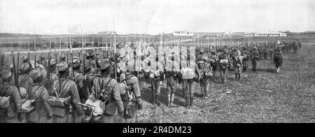 „En Afrique, La conquete du Cameroun; L'entr&#xe9;e des troupes anglo-francaises a Garoua, le 11 juin 1915; Le salut aux couleurs“, 1915 (1924). Aus „L'Album de la Guerre 1914-1919, Volume I“ [L'Illustration, Paris, 1924]. Stockfoto