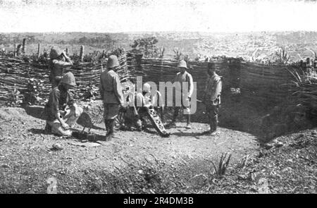 "En Afrique, La conquete du Cameroun; UN canao de 80 en Position devant Doume", 1915 (1924). Aus „L'Album de la Guerre 1914-1919, Volume I“ [L'Illustration, Paris, 1924]. Stockfoto