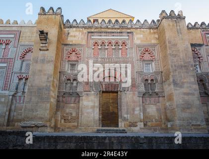 Concepcion Antigua-Tür in der Moschee – Kathedrale von Cordoba – Cordoba, Andalusien, Spanien Stockfoto