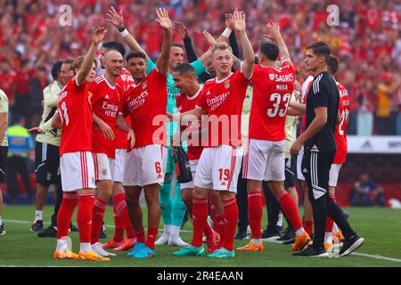 Lisboa, Portugal. 27. Mai 2023. SLBenfica feiert die Meisterschaft während des Liga Portugal Bwin-Spiels zwischen SL Benfica und Santa Clara auf der Estádio da Luz am 27. Mai 2023 in Lissabon, Portugal (Valter Gouveia/SPP). Kredit: SPP Sport Press Photo. Alamy Live News Stockfoto