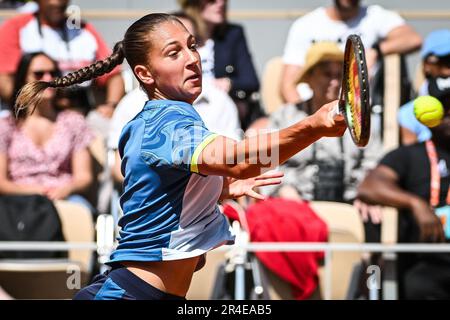 Diane PARRY von Frankreich während eines Ausstellungsspiels von Roland-Garros 2023, Grand Slam Tennis Turnier, Vorschau am 27. Mai 2023 im Roland-Garros Stadion in Paris, Frankreich - Foto: Matthieu Mirville/DPPI/LiveMedia Stockfoto