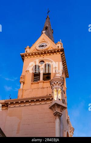 Detail. Die Kirche des Heiligen Herzens, Iglesia del Sagrado Corazón, ist ein neo-romanischer katholischer Tempel in der spanischen Stadt Melilla. Es ist lokalisiert Stockfoto