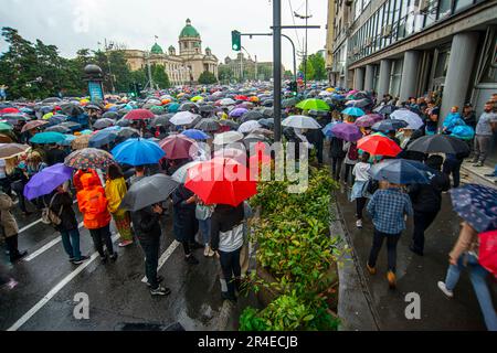 27. Mai 2023, Belgrad, Serbien, Protest gegen Gewalt, die durch Massenschießereien in der Belgrader Schule und in Mladenovac, Stadt bei Belgrad, ausgelöst wurde Stockfoto