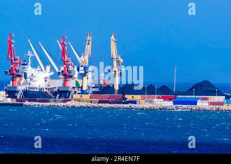 Der Hafen von Nador ist ein Handelshafen im Mittelmeer, der das Gebiet Rif im Norden Marokkos bedient. Der Hafen ist offiziell in Beni Ensar und Share Stockfoto