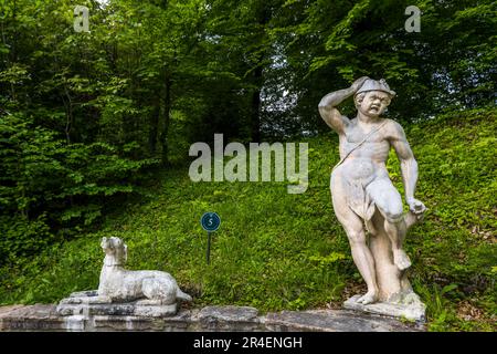 Skulpturen im Park des Schlosses Hellbrunn in Salzburg Stockfoto