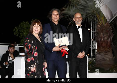 Cannes, Frankreich. 27. Mai 2023. Jonathan Glazer gewinnt den Grand Prix des Cannes Film Festival 76. am 27. Mai 2023 in Cannes, Frankreich Kredit: Mickael Chavet/Alamy Live News Stockfoto