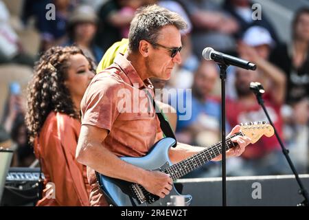 Paris, Frankreich, Frankreich. 27. Mai 2023. Ehemaliger schwedischer Tennisspieler Mats WILANDER während des Konzerts des französischen Sängers und ehemaligen Tennisspielers Yannick NOAH bei Roland-Garros 2023, French Open 2023, Grand-Slam-Tennisturnier im Roland-Garros-Stadion am 27. Mai 2023 in Paris, Frankreich. (Kreditbild: © Matthieu Mirville/ZUMA Press Wire) NUR REDAKTIONELLE VERWENDUNG! Nicht für den kommerziellen GEBRAUCH! Stockfoto