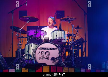 Warrington, Großbritannien. 27. Mai 2023 Die Wombats sind die Hauptrolle beim NBHD Weekender Festival 2023, Credit: Gary Mather/Alamy Live News Stockfoto