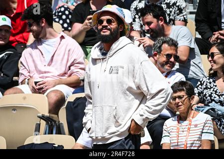 Ehemaliger französisch-amerikanischer Basketballspieler Joakim NOAH während des Konzerts seines Vaters der französische Sänger und ehemalige Tennisspieler Yannick NOAH bei Roland-Garros 2023, Grand Slam-Tennisturnier, Vorschau am 27. Mai 2023 im Roland-Garros-Stadion in Paris, Frankreich - Foto: Matthieu Mirville/DPPI/LiveMedia Stockfoto