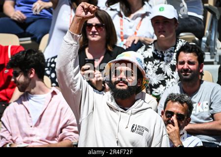 Ehemaliger französisch-amerikanischer Basketballspieler Joakim NOAH während des Konzerts seines Vaters der französische Sänger und ehemalige Tennisspieler Yannick NOAH bei Roland-Garros 2023, Grand Slam-Tennisturnier, Vorschau am 27. Mai 2023 im Roland-Garros-Stadion in Paris, Frankreich - Foto: Matthieu Mirville/DPPI/LiveMedia Stockfoto