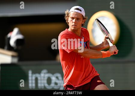 Paris, Frankreich. 27. Mai 2023. Aleksandar Kovacevic bei den French Open, Grand Slam Tennis Turnier am 27. Mai 2023 im Roland-Garros-Stadion in Paris, Frankreich. Kredit: Victor Joly/Alamy Live News Stockfoto