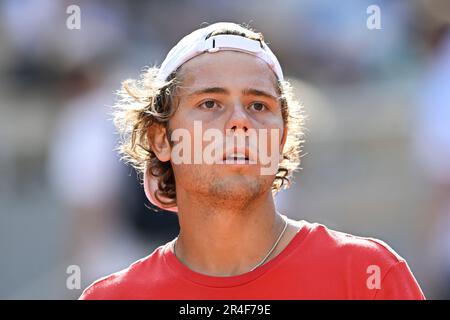 Paris, Frankreich. 27. Mai 2023. Aleksandar Kovacevic bei den French Open, Grand Slam Tennis Turnier am 27. Mai 2023 im Roland-Garros-Stadion in Paris, Frankreich. Kredit: Victor Joly/Alamy Live News Stockfoto