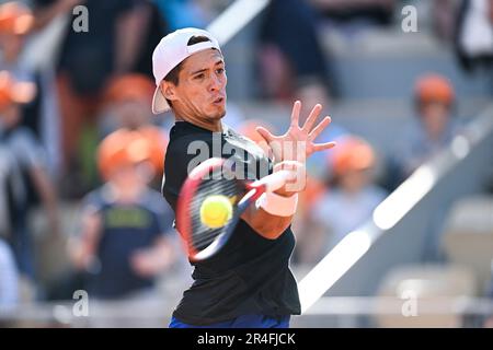 Paris, Frankreich. 27. Mai 2023. Sebastian Baez bei den French Open, Grand Slam Tennis Turnier am 27. Mai 2023 im Roland-Garros Stadion in Paris, Frankreich. Foto von Victor Joly/ABACAPRESS.COM Kredit: Abaca Press/Alamy Live News Stockfoto