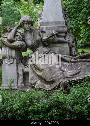 Statue von Guy de Maupassant, Parc Monceau, Paris. Stockfoto