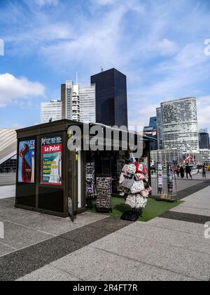 Das Gentrified Area von La Défense, dem wichtigsten Geschäftsviertel, im Pariser Stadtgebiet, Frankreich Stockfoto