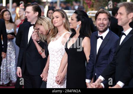 Paul Dano, Julia Ducournau, Brie Larson, Maryam Touzani, Ruben Östlund und Damian Szifro bei der Abschlussveranstaltung mit der Premiere des Animationsfilms 'Elemental' auf dem Festival de Cannes 2023 / 76. Internationale Filmfestspiele von Cannes im Palais des Festivals. Cannes, 27.05.2023 Stockfoto