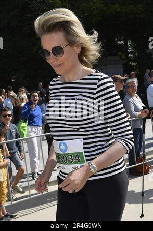 Brüssel, Belgien. 28. Mai 2023. Königin Mathilde von Belgien, abgebildet auf der 43. Ausgabe des 20 km langen Laufveranstalters Brussel – 20 km de Bruxelles, Sonntag, den 28. Mai 2023 in Brüssel. BELGA FOTO JOHN THYS Kredit: Belga News Agency/Alamy Live News Stockfoto