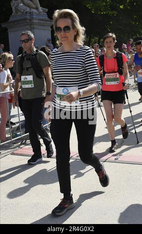Brüssel, Belgien. 28. Mai 2023. Königin Mathilde von Belgien, abgebildet auf der 43. Ausgabe des 20 km langen Laufveranstalters Brussel – 20 km de Bruxelles, Sonntag, den 28. Mai 2023 in Brüssel. BELGA FOTO JOHN THYS Kredit: Belga News Agency/Alamy Live News Stockfoto