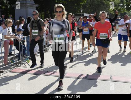 Brüssel, Belgien. 28. Mai 2023. Königin Mathilde von Belgien, abgebildet auf der 43. Ausgabe des 20 km langen Laufveranstalters Brussel – 20 km de Bruxelles, Sonntag, den 28. Mai 2023 in Brüssel. BELGA FOTO JOHN THYS Kredit: Belga News Agency/Alamy Live News Stockfoto