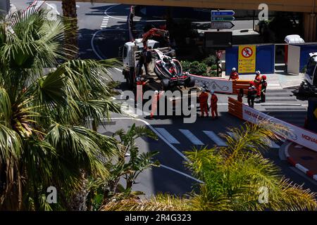 Monaco, Monaco. 28. Mai 2023. Monte Carlo, Monaco. 28. Mai 2023 20 MAGNUSSEN Kevin (den), Haas F1 Team VF-23 Ferrari, Crash, Unfall, während des Formel 1 Grand Prix de Monaco. , . Formel-1-Weltmeisterschaft vom 26. Bis 28. Mai 2023 auf dem Circuit de Monaco in Monaco - Foto DPPI Credit: DPPI Media/Alamy Live News Credit: DPPI Media/Alamy Live News Stockfoto