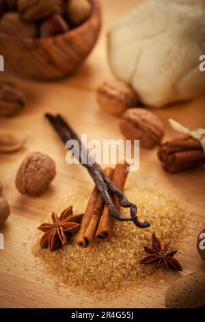 Aromatischen Zutaten zum Backen von Weihnachtsplätzchen Stockfoto