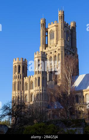 ELY, CAMBRIDGESHIRE, UK - 23. NOVEMBER: Außenansicht von Ely Kathedrale von Ely am 23. November 2012 Stockfoto