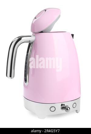 Moderner elektrischer Wasserkocher in Pink mit einem auf Weiß isolierten Sockel Stockfoto