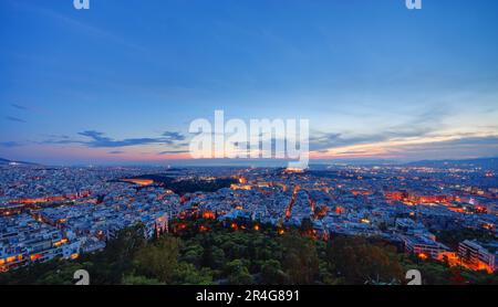Blick über Athen nach Sonnenuntergang Stockfoto