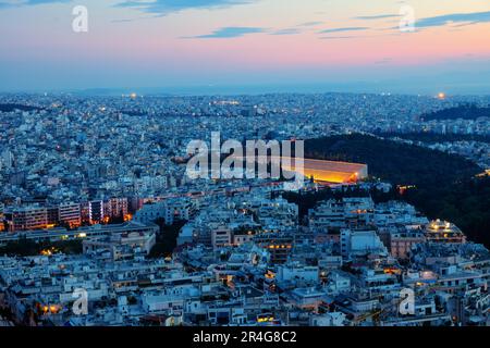 Athen mit dem alten Olympiastadion in der Dämmerung Stockfoto