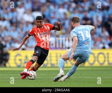 London, Großbritannien. 27. Mai 2023. Cody Drameh aus Luton Town während des Sky Bet Championship-Spiels im Wembley Stadium, London. Das Bild sollte lauten: David Klein/Sportimage Credit: Sportimage Ltd/Alamy Live News Stockfoto