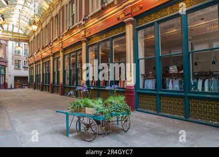 Inneneinrichtung des im viktorianischen Stil gebauten Leadenhall Market London England Stockfoto