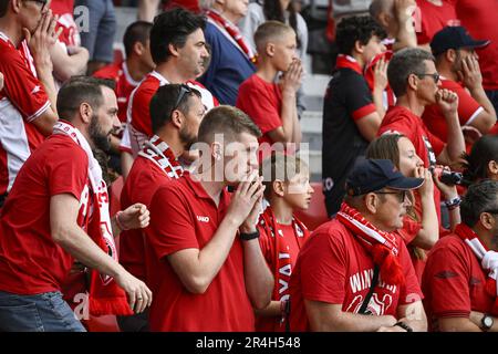 Antwerpen, Belgien. 28. Mai 2023. Antwerpens Fans sehen während eines Fußballspiels zwischen dem Royal Antwerpen FC RAFC und der Royale Union Saint-Gilloise am Sonntag, den 28. Mai 2023 in Antwerpen, am 5. Tag der Spiele der Champions in der ersten Liga der „Jupiler Pro League“ der belgischen Meisterschaft, deprimiert aus. BELGA FOTO TOM GOYVAERTS Kredit: Belga News Agency/Alamy Live News Stockfoto