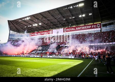 Antwerpen, Belgien. 28. Mai 2023. Antwerpens Fans bildeten vor einem Fußballspiel zwischen dem Royal Antwerpen FC RAFC und der Royale Union Saint-Gilloise am Sonntag, den 28. Mai 2023 in Antwerpen, am 5. Tag der Spiele der Champions in der ersten Liga der „Jupiler Pro League“ der belgischen Meisterschaft. BELGA FOTO TOM GOYVAERTS Kredit: Belga News Agency/Alamy Live News Stockfoto