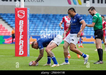 Eccles, Großbritannien. 28. Mai 2023. Josh Griffin #23 von Hull FC trifft sich auf den ersten Platz, um beim Spiel der Betfred Super League Round 13, Salford Red Devils gegen Hull FC, AJ Bell Stadium, Eccles, Großbritannien, am 28. Mai 24-20 2023 (Foto von Steve Flynn/News Images) in Eccles, Vereinigtes Königreich am 5/28/2023. (Foto: Steve Flynn/News Images/Sipa USA) Guthaben: SIPA USA/Alamy Live News Stockfoto