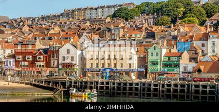 Panorama der Fischereigewohnheiten von Scarborough an der Nordseeküste von North Yorkshire, England Stockfoto