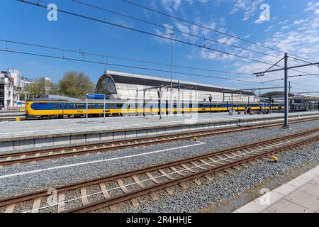 Nederlandse Spoorwegen Intercity Materieel am Bahnhof Zwolle Stockfoto