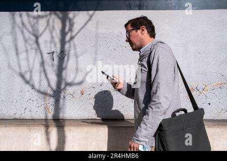 Portugal, Lissabon, 2022-04-29. Tourismus und Alltag in den Straßen von Lissabon, der portugiesischen Hauptstadt, im Frühling. Foto von Martin Bertrand. Portu Stockfoto