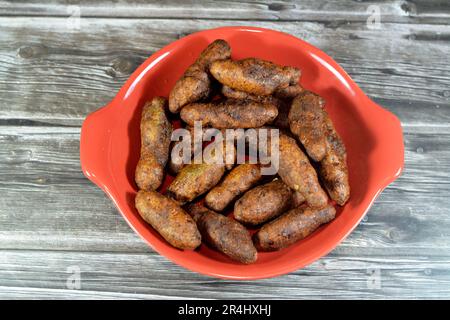 Reiskofta, ein köstliches und beliebtes Gericht in Ägypten, hergestellt aus einer wunderschönen Mischung aus Hackfleisch, Koriander, zerstoßenem Reis, Petersilie, Dill und frittiertem Reis Stockfoto