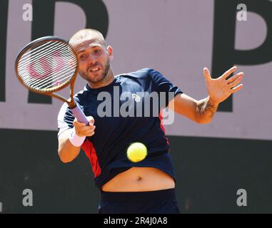 Paris, Frankreich. 28. Mai 2023. Roland Garros Paris French Open 2023 Tag 1 28/05/2023 Dan Evans (GBR) verliert Spiel in der 1. Runde Guthaben: Roger Parker/Alamy Live News Stockfoto
